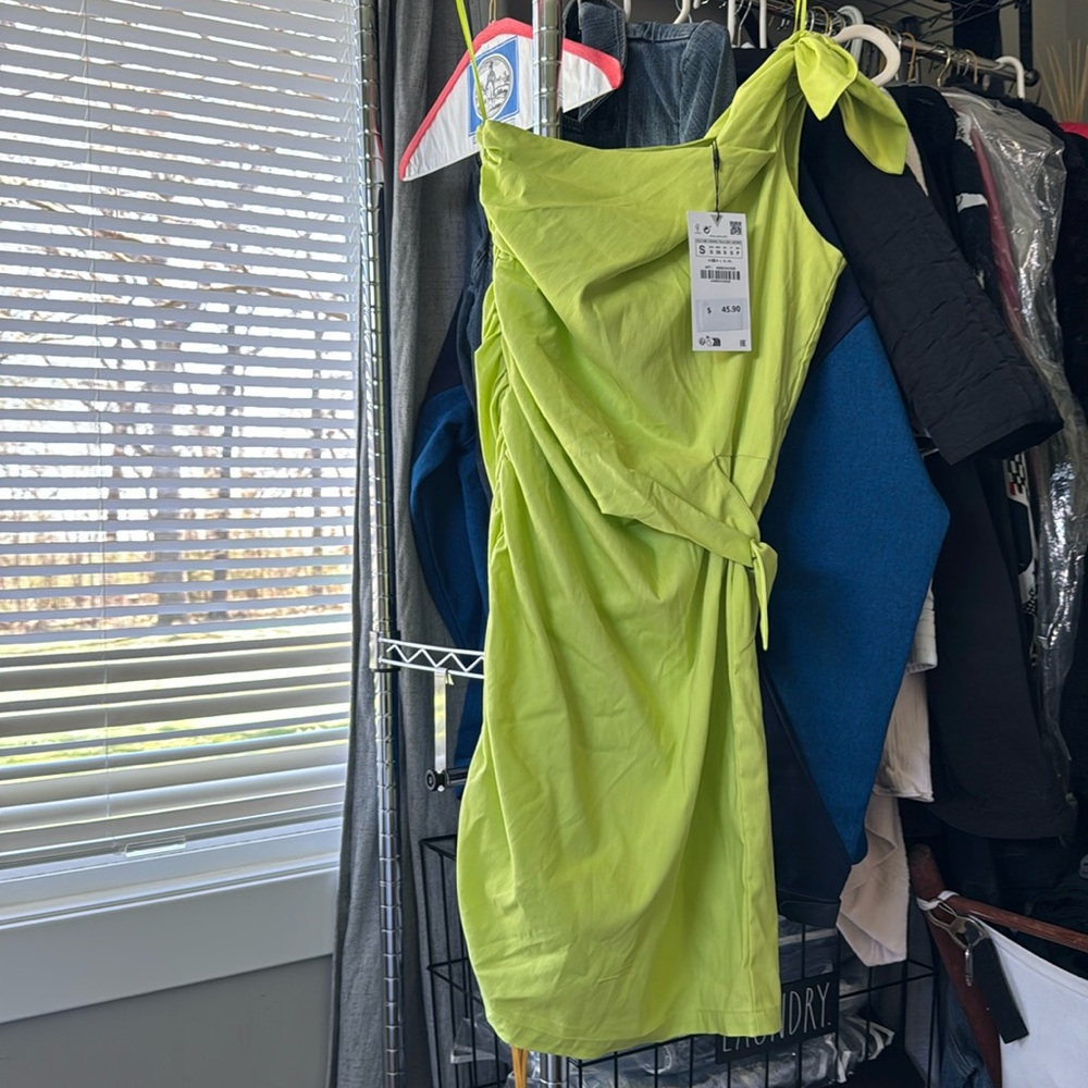 green one shoulder zara dress